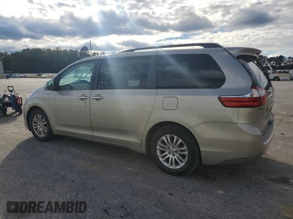 ✅ 2017 Toyota Sienna XLE Auto Access Seat • VIN: 5TDYZ3DC8HS776335 • Lot: 86506385. Wystawiony na Copart z przebiegiem 135 570 mil. Bezpłatny archiwum sprzedaży aukcyjnych z USA i szczegółowy raport historii pojazdu na DreamBid. Zdjęcie 2.