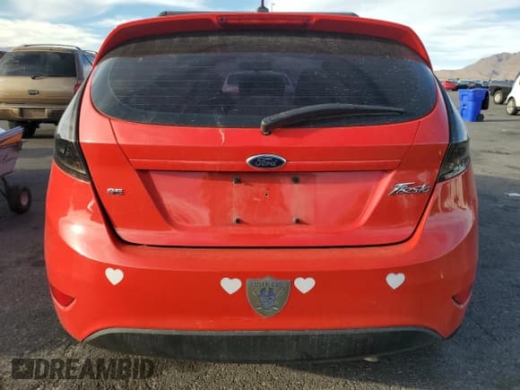 ✅ 2015 Ford Fiesta SE • VIN: 3FADP4EJ7FM205591 • Lot: 92529945. Wystawiony na Copart z przebiegiem 132 714 mil. Bezpłatny archiwum sprzedaży aukcyjnych z USA i szczegółowy raport historii pojazdu na DreamBid. Zdjęcie 6.