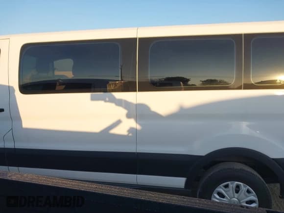 ✅ 2022 Ford Transit Passenger XLT • VIN: 1FBAX2Y80NKA74041 • Lot: 43648584. Wystawiony na IAAI z przebiegiem 198 617 mil. Bezpłatny archiwum sprzedaży aukcyjnych z USA i szczegółowy raport historii pojazdu na DreamBid. Zdjęcie 14.