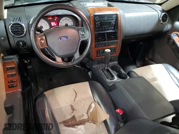 ✅ 2010 Ford Explorer Eddie Bauer • VIN: 1FMEU6EE0AUA03567 • Lot: 82347825. Wystawiony na Copart z przebiegiem 235 856 mil. Bezpłatny archiwum sprzedaży aukcyjnych z USA i szczegółowy raport historii pojazdu na DreamBid. Zdjęcie 8.