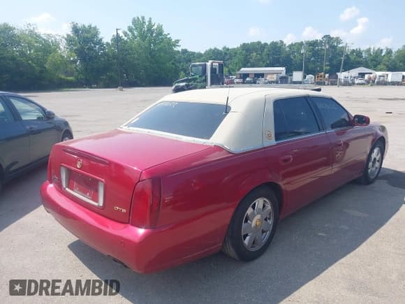 ✅ 2003 Cadillac DeVille DTS • VIN: 1G6KF57933U154047 • Lot: 42518022. Wystawiony na IAAI z przebiegiem 148 701 mil. Bezpłatny archiwum sprzedaży aukcyjnych z USA i szczegółowy raport historii pojazdu na DreamBid. Zdjęcie 4.