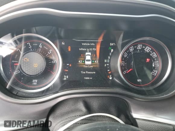 ✅ 2019 Dodge Challenger SXT • VIN: 2C3CDZAG3KH729226 • Lot: 80052195. Wystawiony na Copart z przebiegiem 74 886 mil. Bezpłatny archiwum sprzedaży aukcyjnych z USA i szczegółowy raport historii pojazdu na DreamBid. Zdjęcie 9.