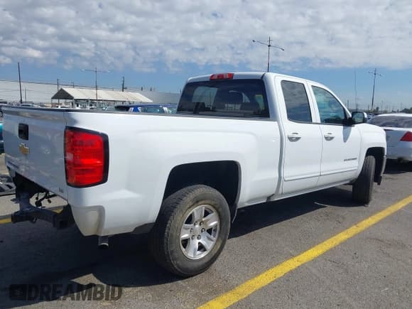 ✅ 2019 Chevrolet Silverado 1500 LT • VIN: 2GCRCPEC8K1118959 • Lot: 43300988. Wystawiony na IAAI z przebiegiem 141 898 mil. Bezpłatny archiwum sprzedaży aukcyjnych z USA i szczegółowy raport historii pojazdu na DreamBid. Zdjęcie 4.