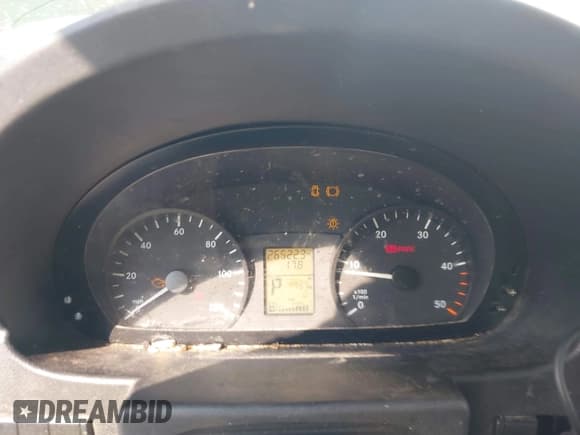 ✅ 2014 Freightliner Sprinter • VIN: WDYPE8DC0E5889576 • Lot: 43084324. Wystawiony na IAAI z przebiegiem 265 223 mil. Bezpłatny archiwum sprzedaży aukcyjnych z USA i szczegółowy raport historii pojazdu na DreamBid. Zdjęcie 7.