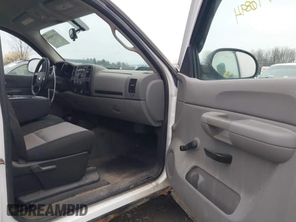 ✅ 2008 Chevrolet Silverado 1500 Work Truck • VIN: 1GCEK14C48Z267692 • Lot: 43790894. Listed on IAAI with 206,649 mi. Free auction sales archive from the USA and detailed vehicle history report at DreamBid. Image 8.