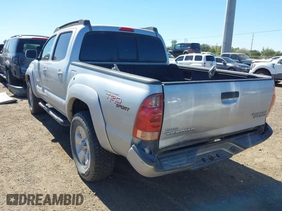 ✅ 2005 Toyota Tacoma PreRunner • VIN: 5TEJU62N25Z041340 • Lot: 43564465. Wystawiony na IAAI z przebiegiem 225 799 mil. Bezpłatny archiwum sprzedaży aukcyjnych z USA i szczegółowy raport historii pojazdu na DreamBid. Zdjęcie 6.