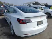 ✅ 2019 Tesla Model 3 Long Range • VIN: 5YJ3E1EB0KF422014 • Lot: 43605200. Wystawiony na IAAI z przebiegiem 125 454 mil. Bezpłatny archiwum sprzedaży aukcyjnych z USA i szczegółowy raport historii pojazdu na DreamBid. Zdjęcie 3.