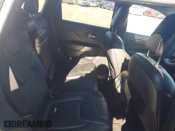 ✅ 2017 Jeep Cherokee Limited • VIN: 1C4PJMDS8HW557696 • Lot: 43406022. Wystawiony na IAAI z przebiegiem 71 160 mil. Bezpłatny archiwum sprzedaży aukcyjnych z USA i szczegółowy raport historii pojazdu na DreamBid. Zdjęcie 8.