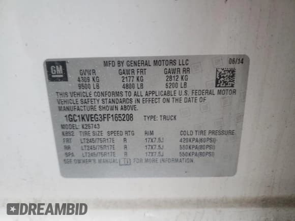 ✅ 2015 Chevrolet Silverado 2500HD LT • VIN: 1GC1KVEG3FF165208 • Lot: 82138144. Wystawiony na Copart z przebiegiem 311 427 mil. Bezpłatny archiwum sprzedaży aukcyjnych z USA i szczegółowy raport historii pojazdu na DreamBid. Zdjęcie 12.