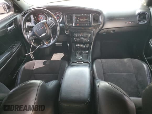 ✅ 2019 Dodge Charger Scat Pack • VIN: 2C3CDXGJ6KH688811 • Лот: 70982265. Опубликован ранее на Copart с пробегом 62 222 миль. Бесплатный доступ к архиву аукционных продаж из США и подробный отчёт об истории автомобиля на DreamBid. Изображение 8.