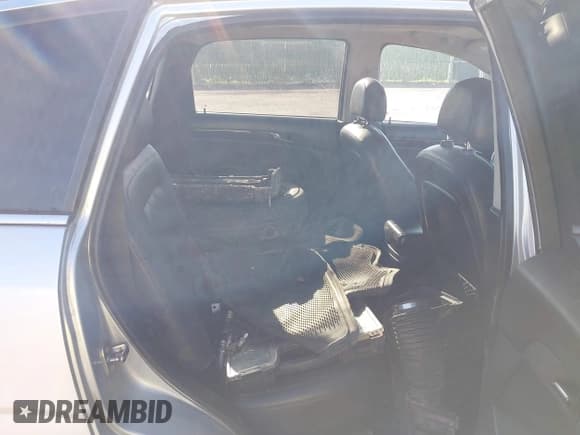 ✅ 2013 Chevrolet Captiva Sport LT • VIN: 3GNAL3EK0DS606055 • Lot: 42363445. Wystawiony na IAAI z przebiegiem 134 331 mil. Bezpłatny archiwum sprzedaży aukcyjnych z USA i szczegółowy raport historii pojazdu na DreamBid. Zdjęcie 8.