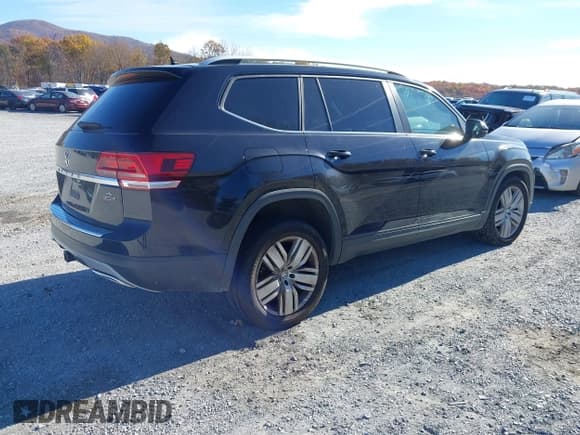 ✅ 2019 Volkswagen Atlas SE • VIN: 1V2UR2CA6KC530285 • Лот: 43565138. Опубликован ранее на IAAI с пробегом 88 730 миль. Бесплатный доступ к архиву аукционных продаж из США и подробный отчёт об истории автомобиля на DreamBid. Изображение 4.