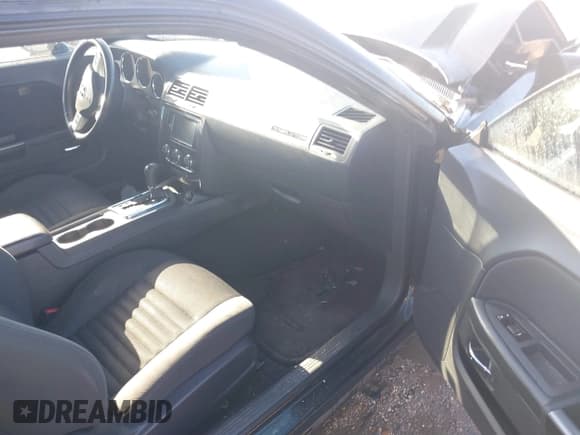 ✅ 2012 Dodge Challenger SXT • VIN: 2C3CDYAGXCH170365 • Lot: 41447486. Wystawiony na IAAI z przebiegiem 127 945 mil. Bezpłatny archiwum sprzedaży aukcyjnych z USA i szczegółowy raport historii pojazdu na DreamBid. Zdjęcie 5.