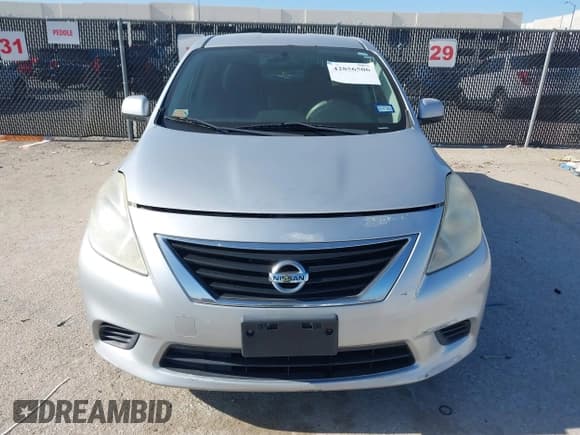 ✅ 2013 Nissan Versa S • VIN: 3N1CN7AP9DL848893 • Lot: 42856506. Wystawiony na IAAI z przebiegiem 156 240 mil. Bezpłatny archiwum sprzedaży aukcyjnych z USA i szczegółowy raport historii pojazdu na DreamBid. Zdjęcie 6.