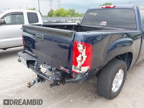 ✅ 2012 GMC Sierra 1500 SLE • VIN: 3GTP1VE09CG193797 • Lot: 42870763. Wystawiony na IAAI z przebiegiem 142 947 mil. Bezpłatny archiwum sprzedaży aukcyjnych z USA i szczegółowy raport historii pojazdu na DreamBid. Zdjęcie 6.