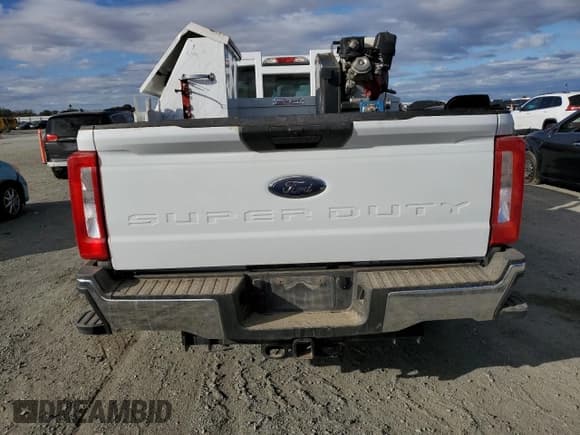 ✅ 2025 Ford F-250 • VIN: 1FT8X2AT1SEC03343 • Лот: 84432625. Опубликован ранее на Copart с пробегом 8 792 миль. Бесплатный доступ к архиву аукционных продаж из США и подробный отчёт об истории автомобиля на DreamBid. Изображение 6.