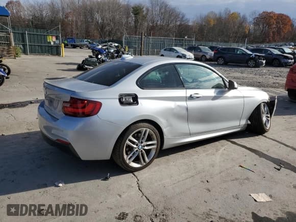 ✅ 2015 BMW 2 Series 228i xDrive • VIN: WBA1G9C55FVX96667 • Лот: 78237314. Опубликован ранее на Copart с пробегом 82 626 миль. Бесплатный доступ к архиву аукционных продаж из США и подробный отчёт об истории автомобиля на DreamBid. Изображение 3.