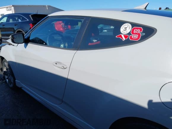 ✅ 2014 Hyundai Veloster Turbo • VIN: KMHTC6AE8EU204087 • Lot: 42105907. Wystawiony na IAAI z przebiegiem 21 685 mil. Bezpłatny archiwum sprzedaży aukcyjnych z USA i szczegółowy raport historii pojazdu na DreamBid. Zdjęcie 14.