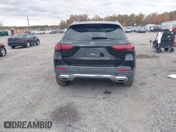 ✅ 2023 Mercedes-Benz GLA 250 • VIN: W1N4N4HB4PJ445922 • Lot: 43561315. Wystawiony na IAAI z przebiegiem 30 452 mil. Bezpłatny archiwum sprzedaży aukcyjnych z USA i szczegółowy raport historii pojazdu na DreamBid. Zdjęcie 17.