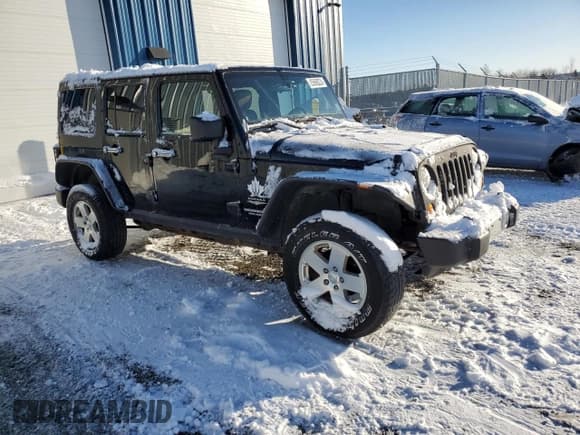 ✅ 2011 Jeep Wrangler Unlimited Sahara • VIN: 1J4BA5H16BL532428 • Лот: 85668224. Опубликован ранее на Copart с пробегом 173 679 миль. Бесплатный доступ к архиву аукционных продаж из США и подробный отчёт об истории автомобиля на DreamBid. Изображение 4.
