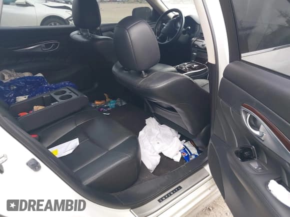 ✅ 2015 Infiniti Q70 • VIN: JN1BY1PR8FM830614 • Лот: 42899916. Опубликован ранее на IAAI с пробегом 92 769 миль. Бесплатный доступ к архиву аукционных продаж из США и подробный отчёт об истории автомобиля на DreamBid. Изображение 8.