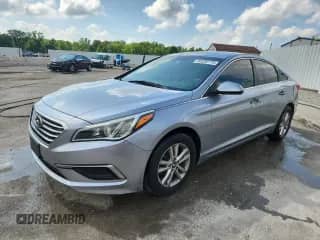 2017 Hyundai Sonata 2.4L z VIN 5NPE24AF0HH564997, wystawiony jako Copart lot #63200775 z przebiegiem 120 818 mil mil oraz Nie do naprawy • Non repairable. Historia ofert i sprzedaży dostępna na DreamBid. Obrazek 1.