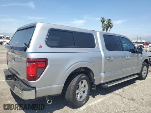 ✅ 2024 Ford F-150 XLT • VIN: 1FTEW3K88RKD32827 • Lot: 54170215. Wystawiony na Copart z przebiegiem 18 106 mil. Bezpłatny archiwum sprzedaży aukcyjnych z USA i szczegółowy raport historii pojazdu na DreamBid. Zdjęcie 3.