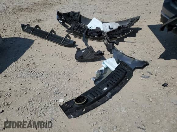 2024 Chevrolet Tahoe High Country с VIN 1GNSKTKL1RR142448, выставлен на аукционе Copart как лот 67562055 с пробегом 15 886 миль миль и Списание • Salvage title. История ставок и продаж доступна на DreamBid. Изображение 13.