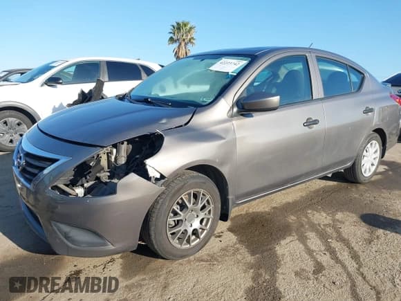 ✅ 2017 Nissan Versa S Plus • VIN: 3N1CN7APXHL801278 • Lot: 42223742. Wystawiony na IAAI z przebiegiem 106 075 mil. Bezpłatny archiwum sprzedaży aukcyjnych z USA i szczegółowy raport historii pojazdu na DreamBid. Zdjęcie 2.