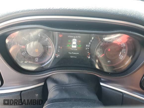 2016 Dodge Challenger SXT Plus z VIN 2C3CDZAG3GH201418, wystawiony jako Copart lot #62161915 z przebiegiem 130 715 mil mil oraz Szkoda całkowita • Salvage title. Historia ofert i sprzedaży dostępna na DreamBid. Obrazek 9.