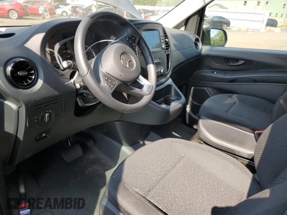 ✅ 2022 Mercedes-Benz Metris Cargo • VIN: W1YV0CEY9N3977533 • Lot: 64814263. Wystawiony na Copart z przebiegiem 7 188 mil. Bezpłatny archiwum sprzedaży aukcyjnych z USA i szczegółowy raport historii pojazdu na DreamBid. Zdjęcie 8.