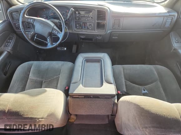 ✅ 2004 Chevrolet Silverado 2500HD LS • VIN: 1GCHK23U84F165451 • Lot: 81748515. Listed on Copart with 341,022 mi. Free auction sales archive from the USA and detailed vehicle history report at DreamBid. Image 8.