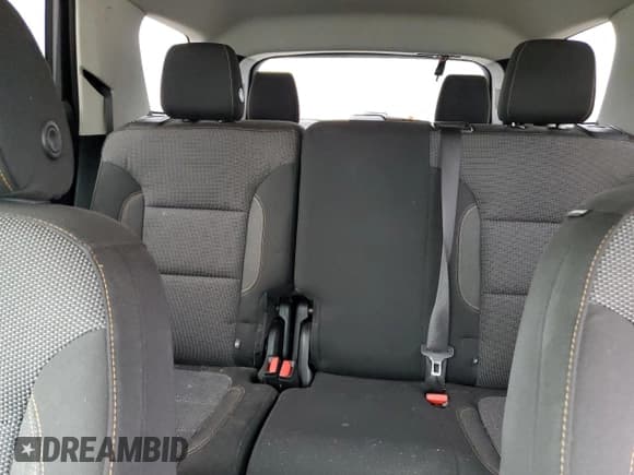 ✅ 2018 Chevrolet Traverse LS • VIN: 1GNEVFKW5JJ145405 • Lot: 71058774. Wystawiony na Copart z przebiegiem 129 885 mil. Bezpłatny archiwum sprzedaży aukcyjnych z USA i szczegółowy raport historii pojazdu na DreamBid. Zdjęcie 10.