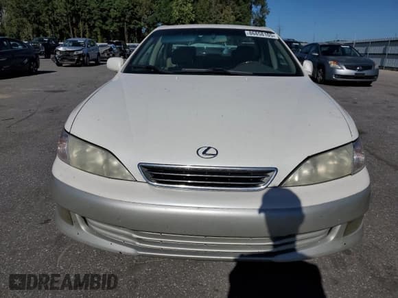 ✅ 2001 Lexus ES 300 • VIN: JT8BF28G910329820 • Лот: 86858105. Опубликован ранее на Copart с пробегом 262 531 миль. Бесплатный доступ к архиву аукционных продаж из США и подробный отчёт об истории автомобиля на DreamBid. Изображение 5.