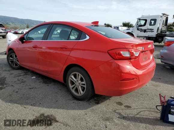 ✅ 2018 Chevrolet Cruze LT • VIN: 1G1BE5SM9J7107315 • Лот: 36876013. Опубликован ранее на Copart с пробегом 128 367 миль. Бесплатный доступ к архиву аукционных продаж из США и подробный отчёт об истории автомобиля на DreamBid. Изображение 2.