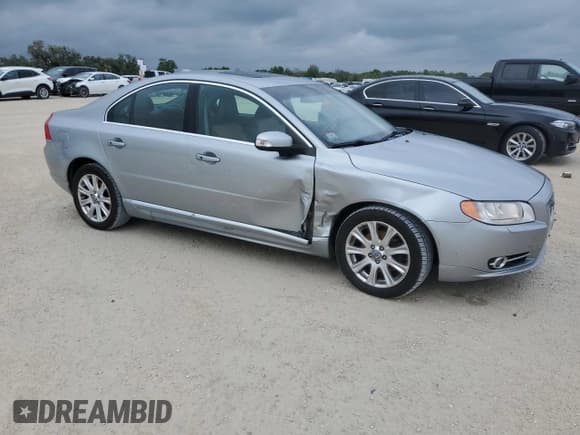 ✅ 2011 Volvo S80 3.2L • VIN: YV1952AS1B1136763 • Lot: 48339255. Listed on Copart with 135,829 mi. Free auction sales archive from the USA and detailed vehicle history report at DreamBid. Image 4.