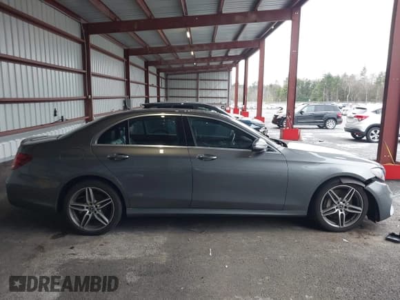 ✅ 2017 Mercedes-Benz E 300 Luxury • VIN: WDDZF4KB5HA272194 • Lot: 43714855. Wystawiony na IAAI z przebiegiem 32 251 mil. Bezpłatny archiwum sprzedaży aukcyjnych z USA i szczegółowy raport historii pojazdu na DreamBid. Zdjęcie 13.