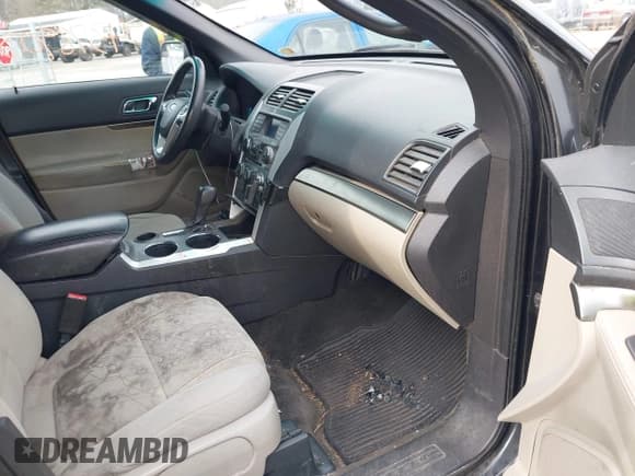 ✅ 2014 Ford Explorer • VIN: 1FM5K7B80EGA01770 • Lot: 43789054. Wystawiony na IAAI z przebiegiem 239 499 mil. Bezpłatny archiwum sprzedaży aukcyjnych z USA i szczegółowy raport historii pojazdu na DreamBid. Zdjęcie 5.