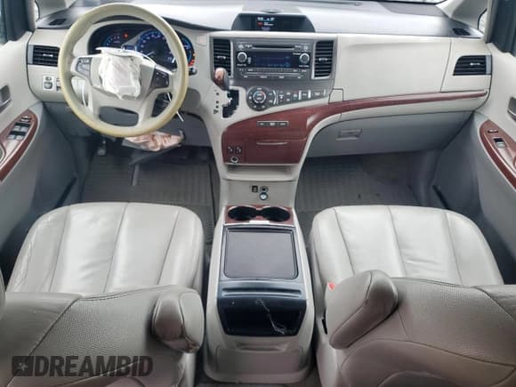 ✅ 2012 Toyota Sienna XLE AAS • VIN: 5TDYK3DC7CS256298 • Lot: 55620245. Listed on Copart with 101,379 mi. Free auction sales archive from the USA and detailed vehicle history report at DreamBid. Image 8.