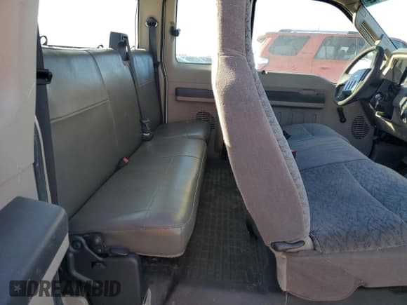 ✅ 2010 Ford F-250 • VIN: 1FTSX2AR4AEA19958 • Lot: 86296244. Listed on Copart with 122,349 mi. Free auction sales archive from the USA and detailed vehicle history report at DreamBid. Image 10.