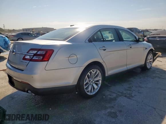 ✅ 2018 Ford Taurus Limited • VIN: 1FAHP2F83JG118047 • Lot: 85324515. Listed on Copart with 145,227 mi. Free auction sales archive from the USA and detailed vehicle history report at DreamBid. Image 3.