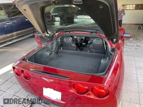 ✅ 2009 Chevrolet Corvette 1LT • VIN: 1G1YY25W395100719 • Lot: 46069435. Listed on Copart with 186,874 mi. Free auction sales archive from the USA and detailed vehicle history report at DreamBid. Image 6.