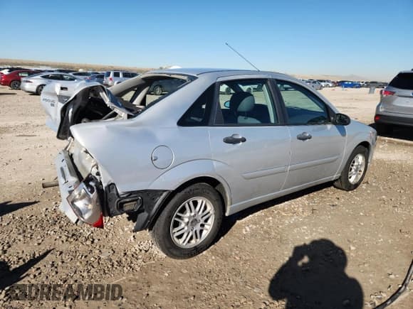✅ 2007 Ford Focus S • VIN: 1FAFP34N47W321002 • Lot: 90507965. Listed on Copart with 139,874 mi. Free auction sales archive from the USA and detailed vehicle history report at DreamBid. Image 3.
