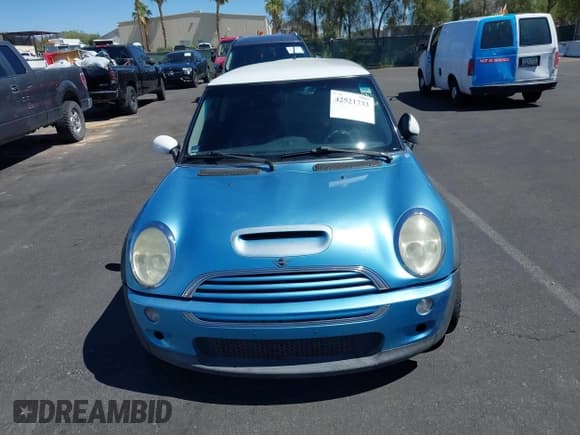 ✅ 2003 MINI Hardtop S • VIN: WMWRE33413TD73088 • Лот: 42521733. Опубликован ранее на IAAI с пробегом 221 915 миль. Бесплатный доступ к архиву аукционных продаж из США и подробный отчёт об истории автомобиля на DreamBid. Изображение 6.
