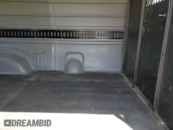 ✅ 2012 Ford Econoline Cargo Recreational • VIN: 1FTNE2ELXCDA87344 • Lot: 57315465. Wystawiony na Copart z przebiegiem 268 716 mil. Bezpłatny archiwum sprzedaży aukcyjnych z USA i szczegółowy raport historii pojazdu na DreamBid. Zdjęcie 11.