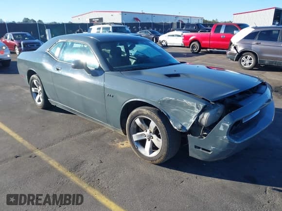 ✅ 2009 Dodge Challenger SE • VIN: 2B3LJ44V39H621072 • Lot: 41030512. Wystawiony na IAAI z przebiegiem 118 417 mil. Bezpłatny archiwum sprzedaży aukcyjnych z USA i szczegółowy raport historii pojazdu na DreamBid. Zdjęcie 1.