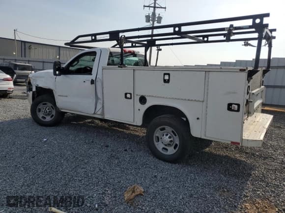 ✅ 2015 Chevrolet Silverado 2500HD Work Truck • VIN: 1GB0CUEG9FZ521974 • Lot: 48957935. Wystawiony na Copart z przebiegiem 192 714 mil. Bezpłatny archiwum sprzedaży aukcyjnych z USA i szczegółowy raport historii pojazdu na DreamBid. Zdjęcie 2.