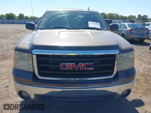 2007 GMC Sierra 1500 SLE2 with VIN 2GTEK19J171724960, listed as a IAAI auction lot 43387071 with 251,365 mi miles and . Bid and sale history available at DreamBid. Image 12.
