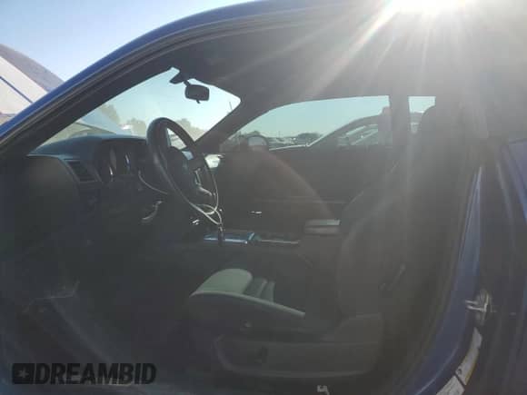 2010 Dodge Challenger SE z VIN 2B3CJ4DV6AH109150, wystawiony jako Copart lot #70212064 z przebiegiem 129 680 mil mil oraz Czysty tytuł • Clean title. Historia ofert i sprzedaży dostępna na DreamBid. Obrazek 7.