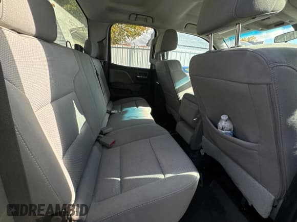 ✅ 2019 Chevrolet Silverado 1500 Work Truck • VIN: 2GCVKNECXK1169773 • Lot: 81573614. Wystawiony na Copart z przebiegiem 127 380 mil. Bezpłatny archiwum sprzedaży aukcyjnych z USA i szczegółowy raport historii pojazdu na DreamBid. Zdjęcie 6.